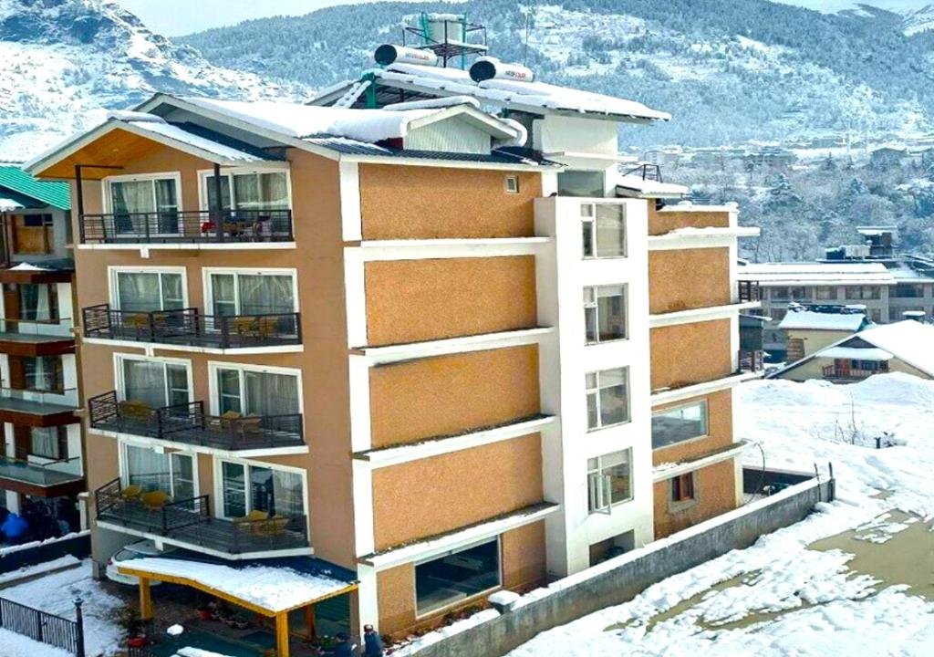 Simsa Heights Manali